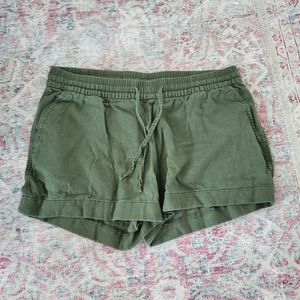 Old Navy olive linen shorts, medium
